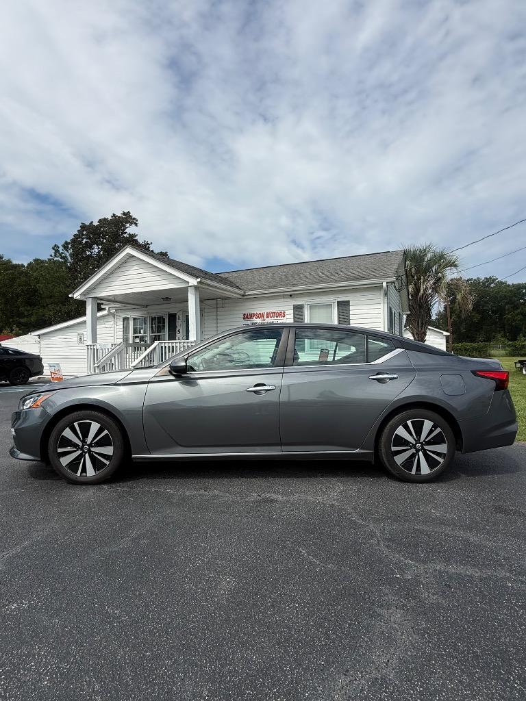 2022 Nissan Altima - $12,995