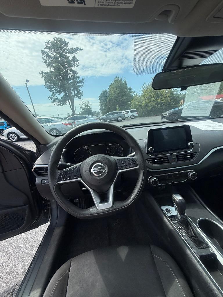 2022 Nissan Altima - $12,995