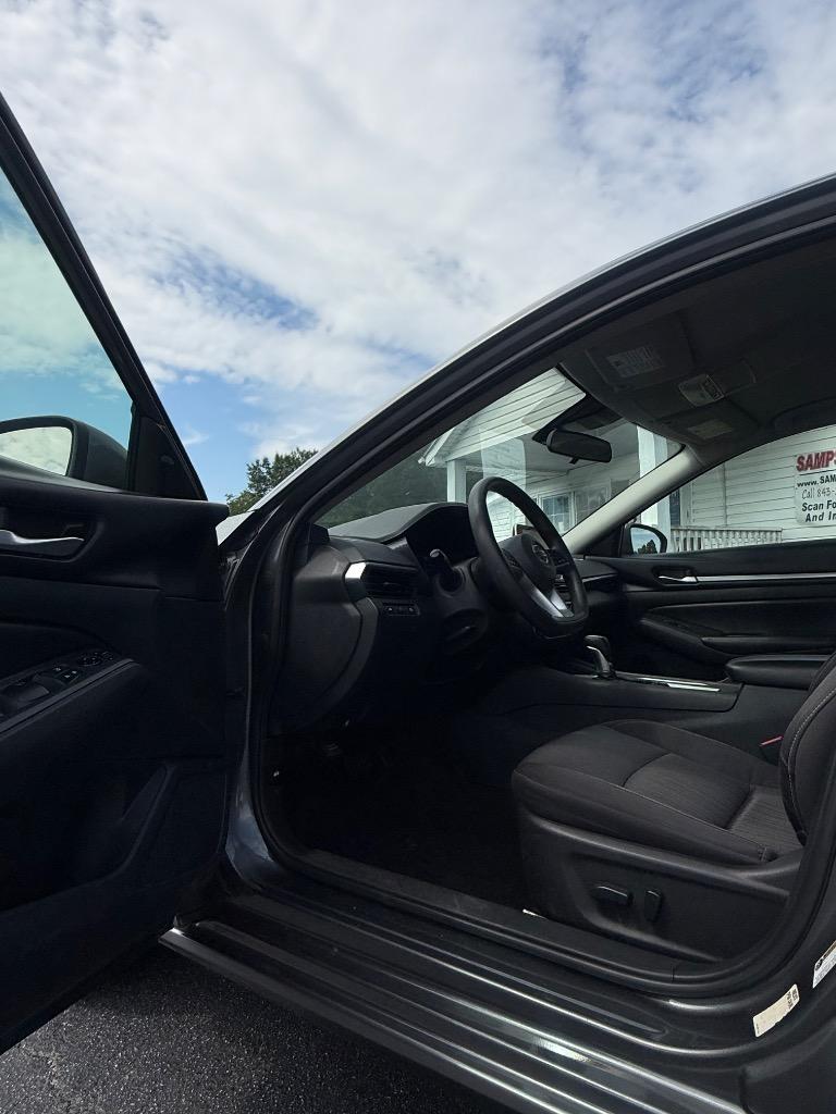 2022 Nissan Altima - $12,995