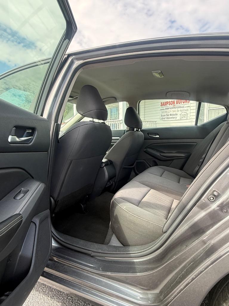 2022 Nissan Altima - $12,995