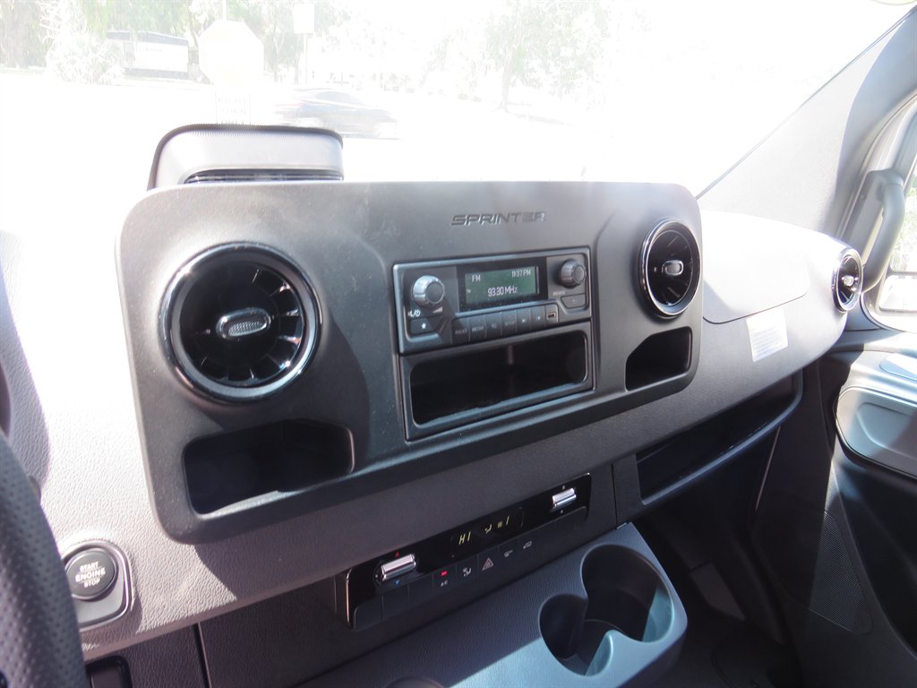 2025 Mercedes-Benz Sprinter 2500 High Roof photo
