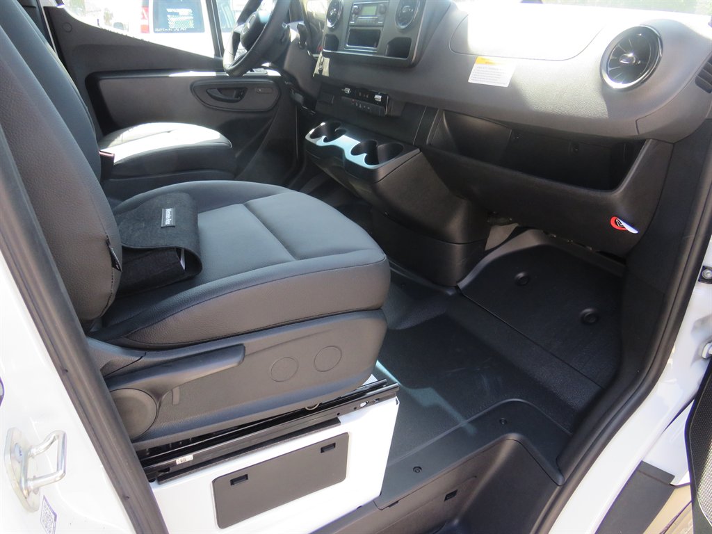 2025 Mercedes-Benz Sprinter 2500 High Roof photo