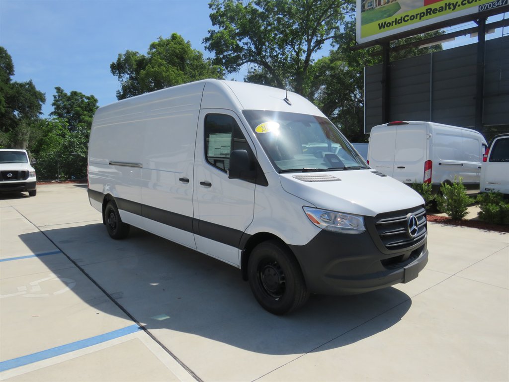 2025 Mercedes-Benz Sprinter 2500 High Roof photo