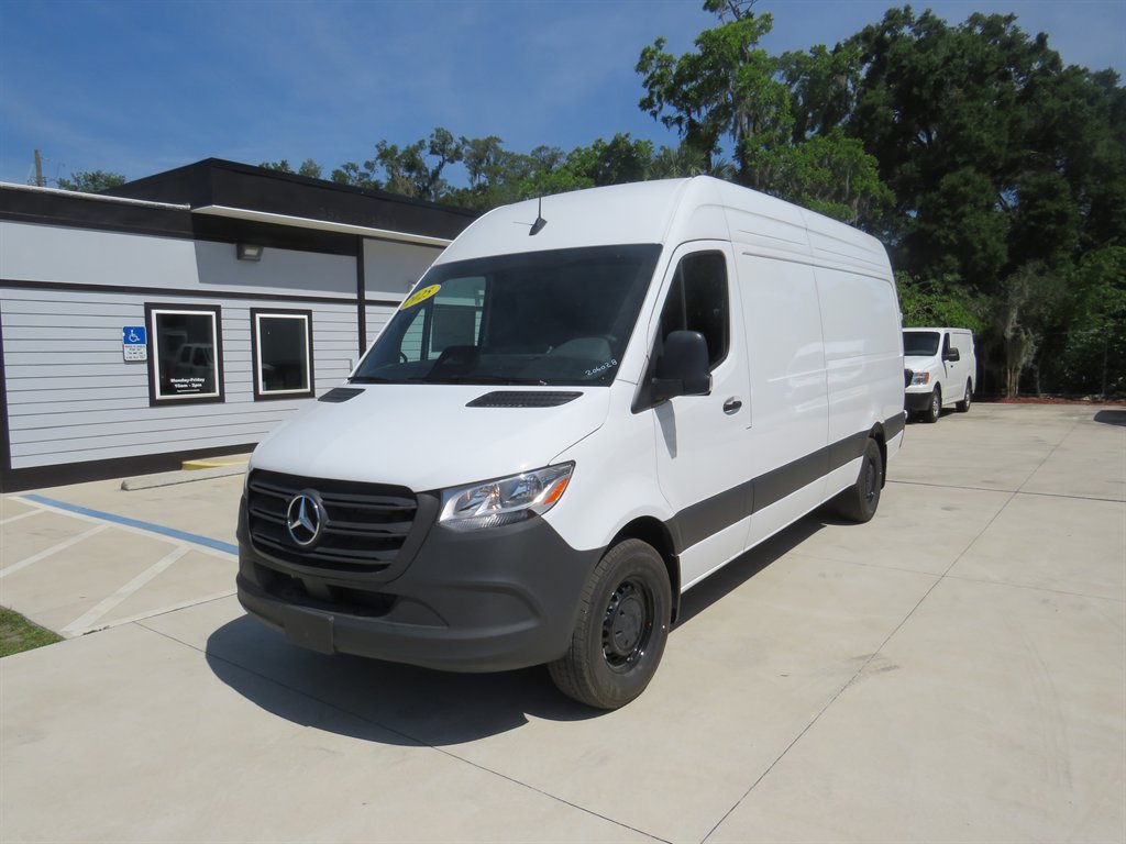 2025 Mercedes-Benz Sprinter 2500 High Roof photo
