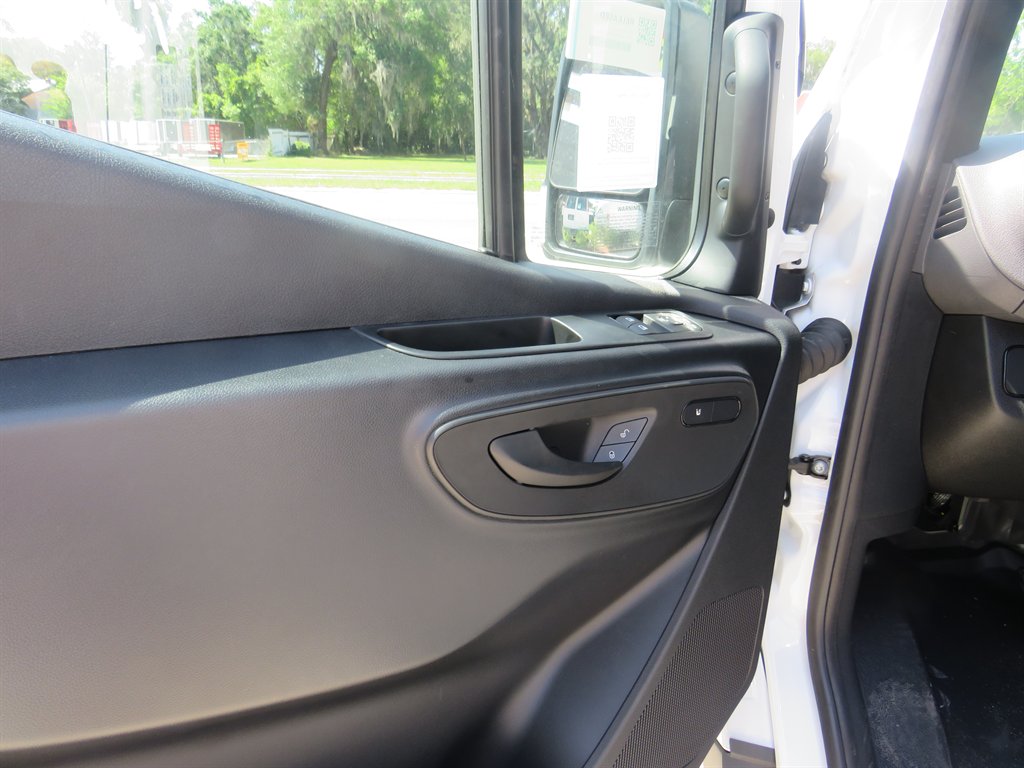 2025 Mercedes-Benz Sprinter 2500 High Roof photo