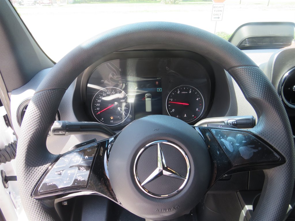 2025 Mercedes-Benz Sprinter 2500 High Roof photo