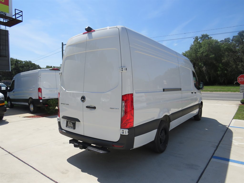 2025 Mercedes-Benz Sprinter 2500 High Roof photo