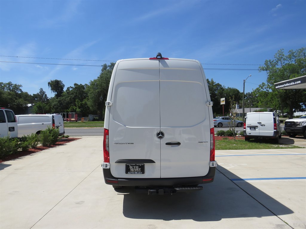 2025 Mercedes-Benz Sprinter 2500 High Roof photo