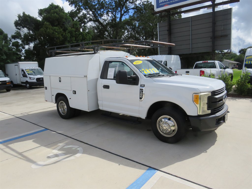 2017 Ford F-350 - $28,751