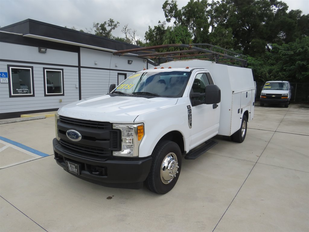 2017 Ford F-350 - $28,751