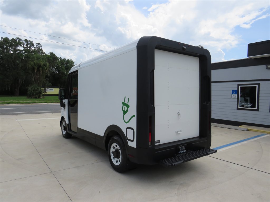 2024 Brightdrop Zevo 400 Short Range - $36,751