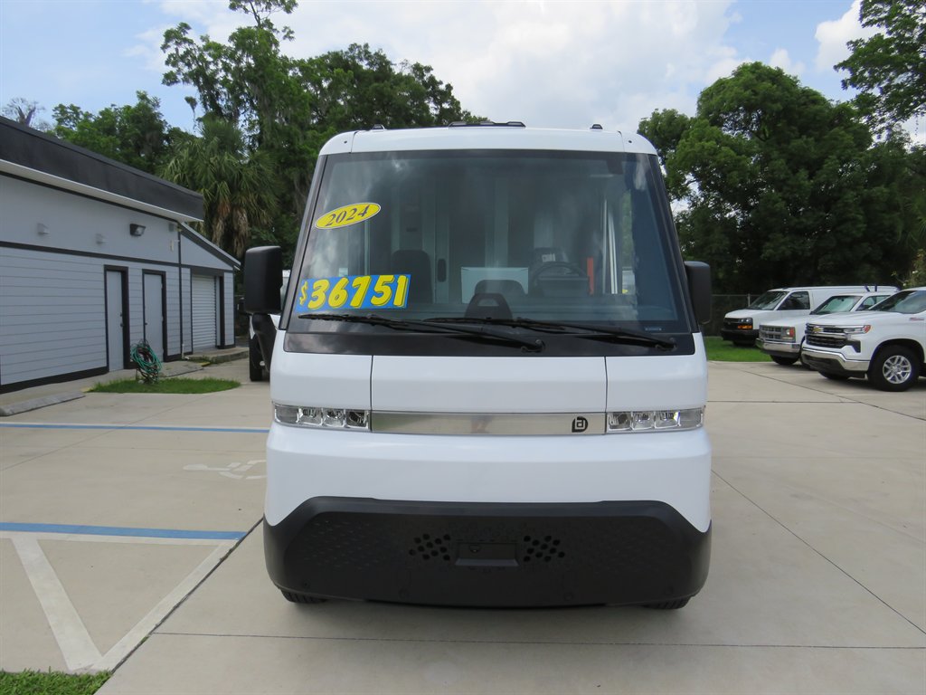 2024 Brightdrop Zevo 400 Short Range - $36,751