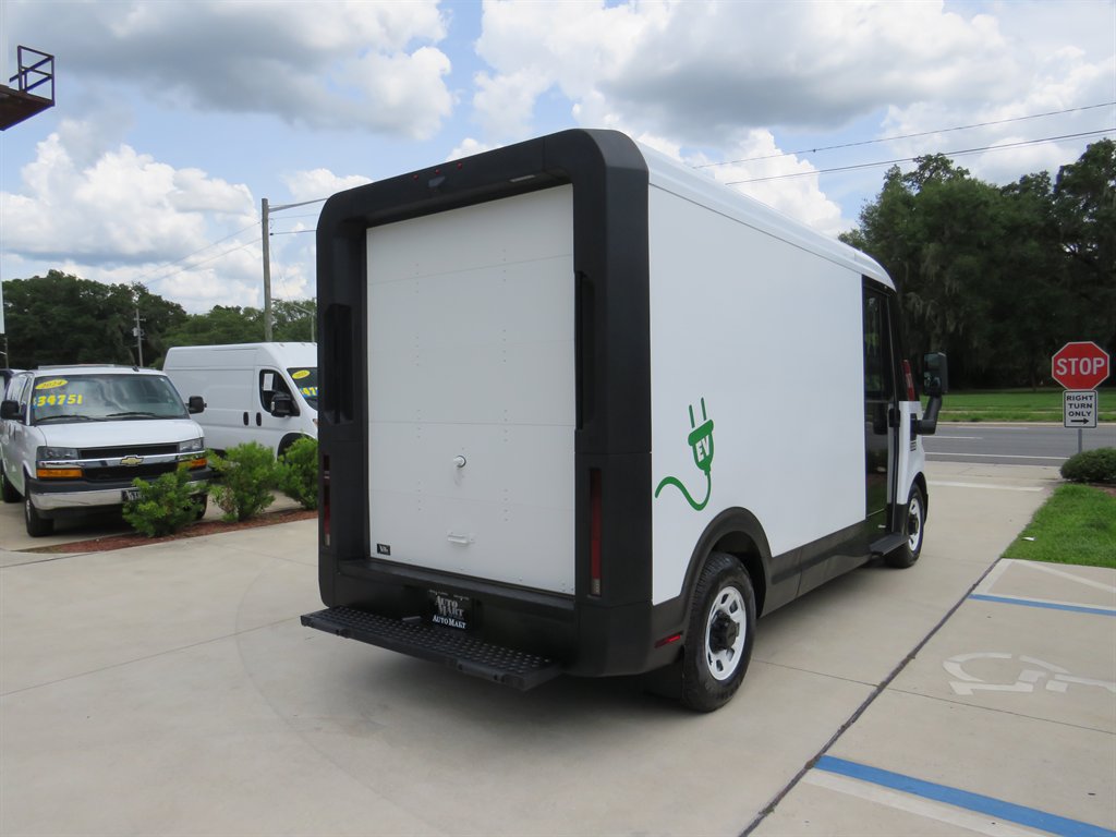 2024 Brightdrop Zevo 400 Short Range - $36,751