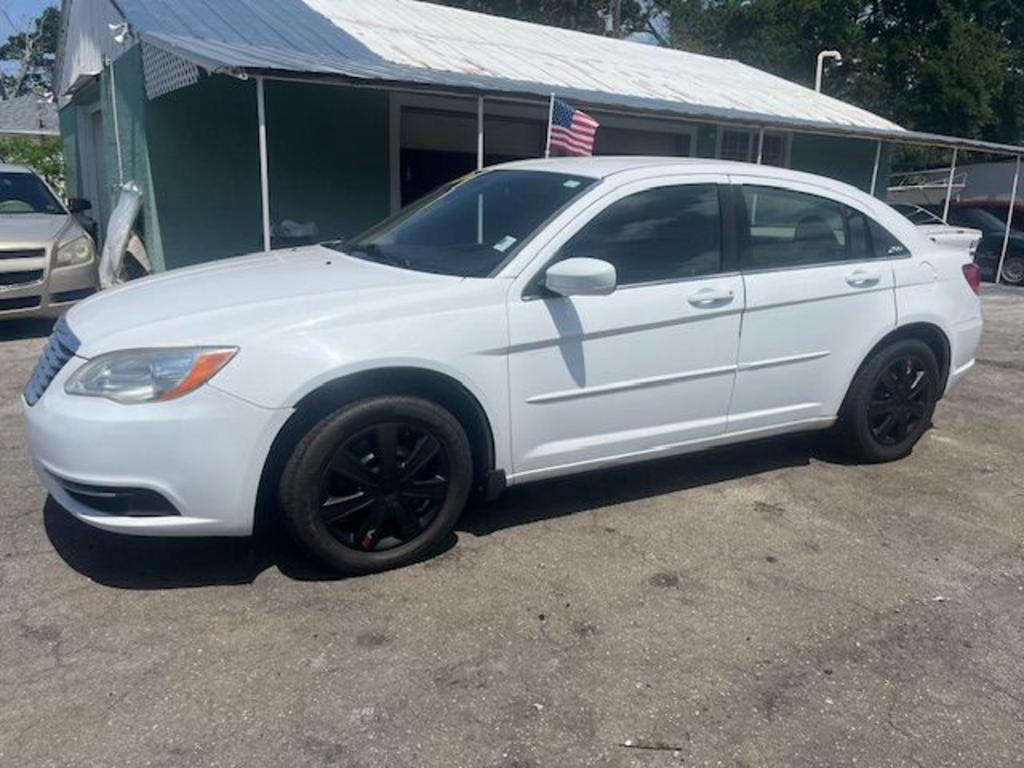 2013 Chrysler 200