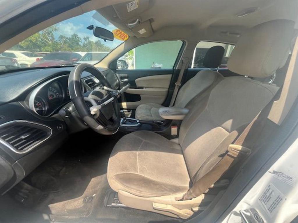 2013 Chrysler 200