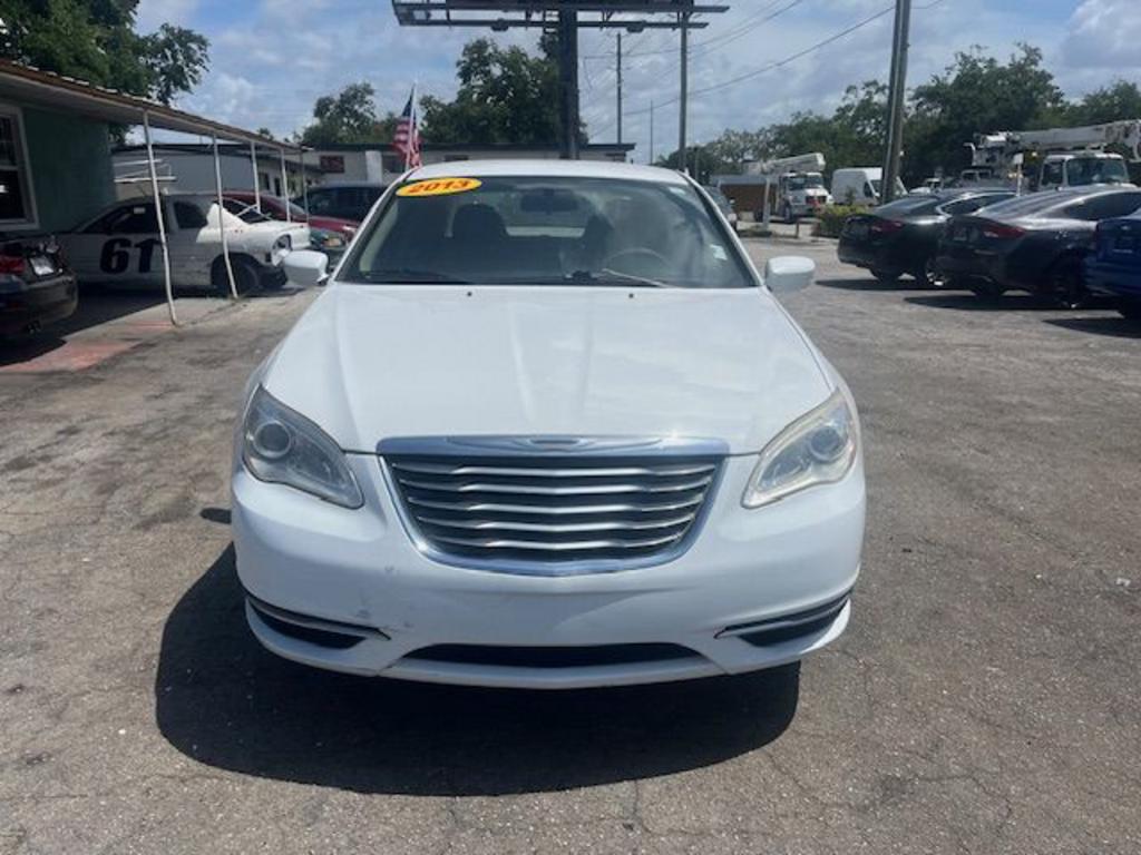 2013 Chrysler 200 LX