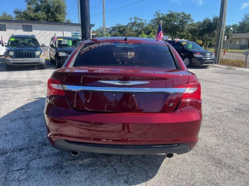 2013 Chrysler 200