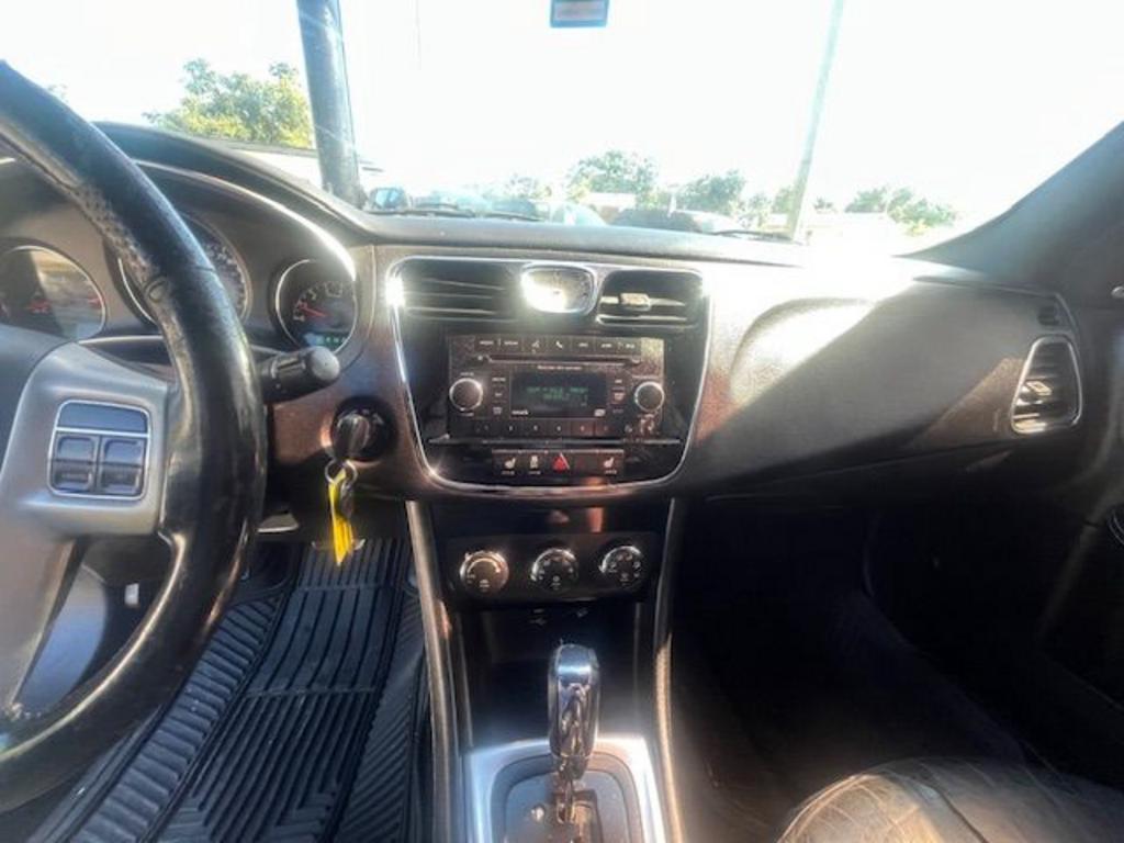 2013 Chrysler 200