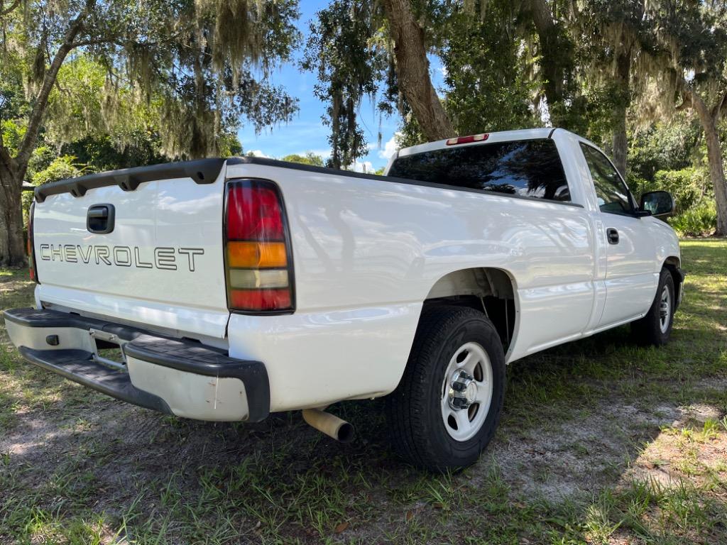 The 2003 Chevrolet Silverado 1500 photos