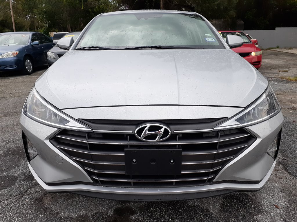 The 2019 Hyundai Elantra Value Edition photos