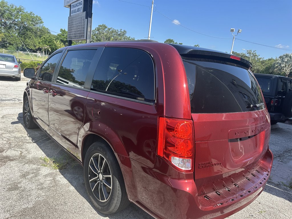 2018 Dodge Grand Caravan - $10,900