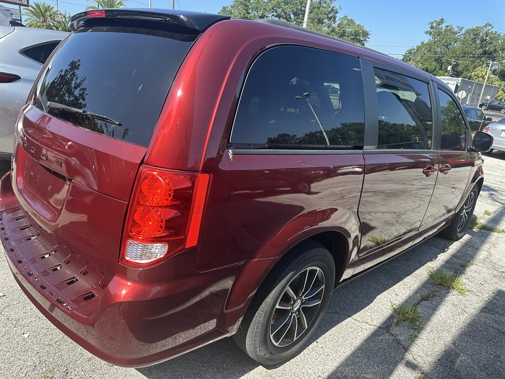 2018 Dodge Grand Caravan - $10,900