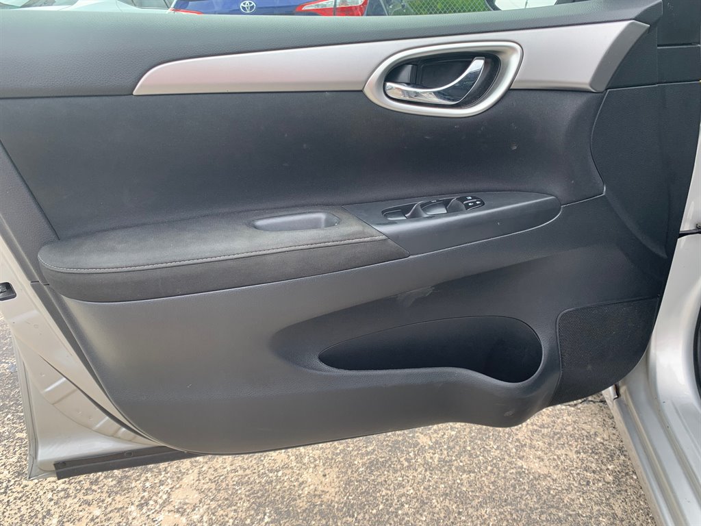 2017 Nissan Sentra - $11,000