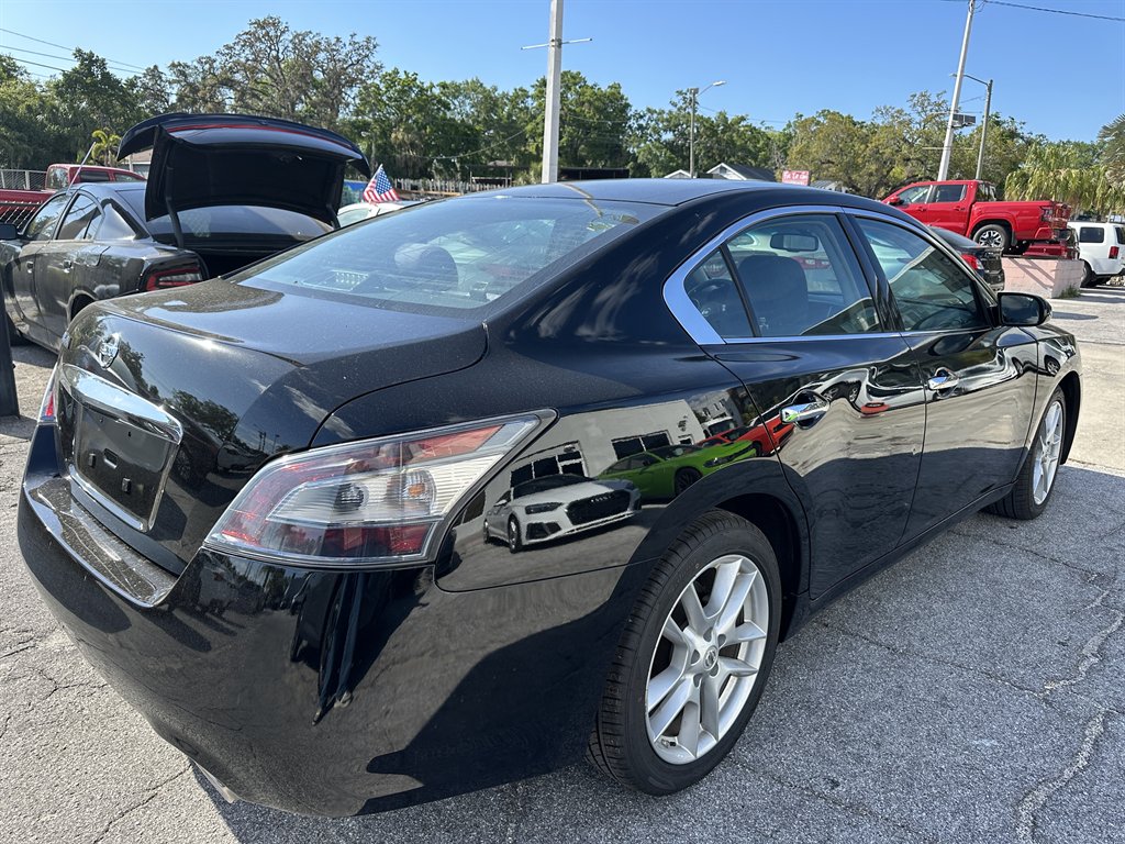 2013 Nissan Maxima - $9,900