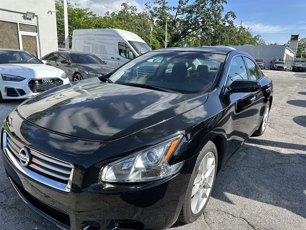 2013 Nissan Maxima - $9,900