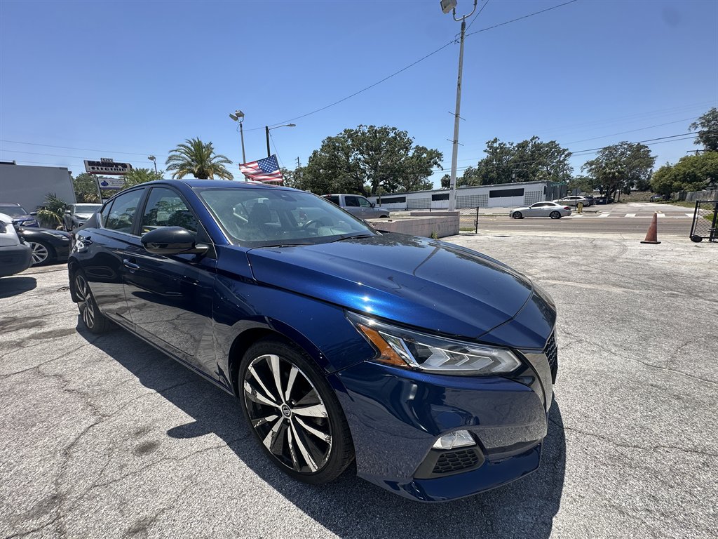 2021 Nissan Altima SR photo