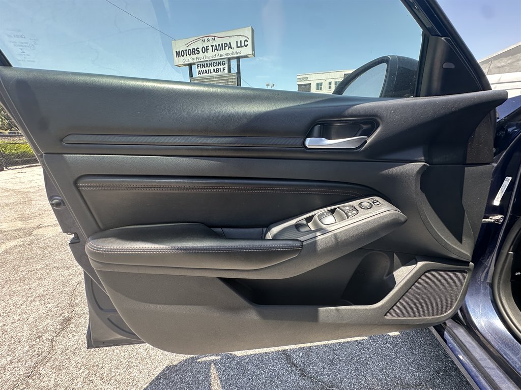 2021 Nissan Altima SR photo