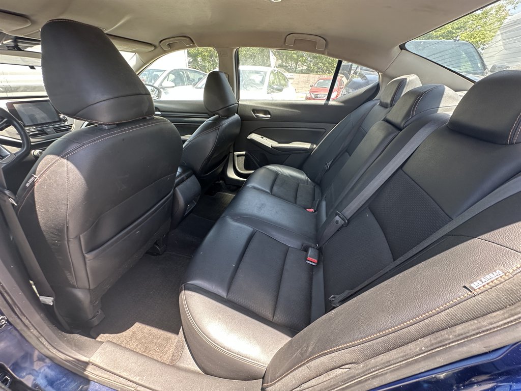 2021 Nissan Altima SR photo