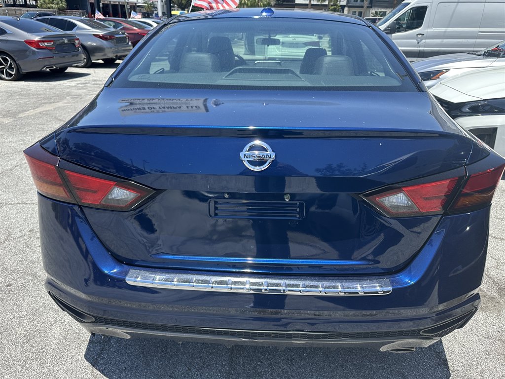 2021 Nissan Altima SR photo