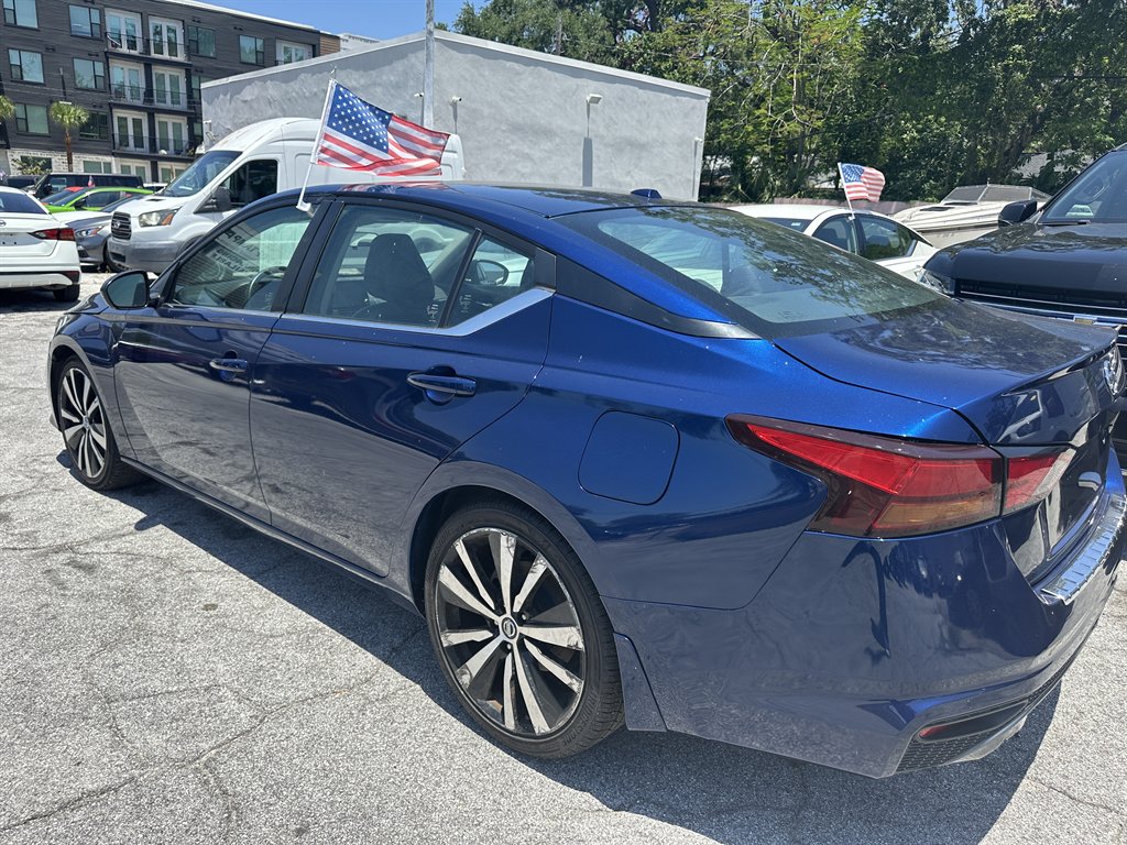 2021 Nissan Altima SR photo