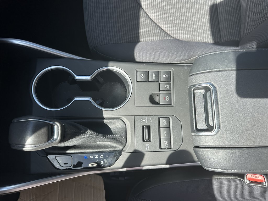 2023 Toyota Highlander - $31,900