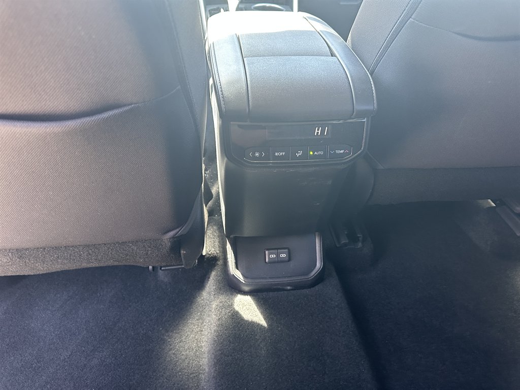 2023 Toyota Highlander - $31,900