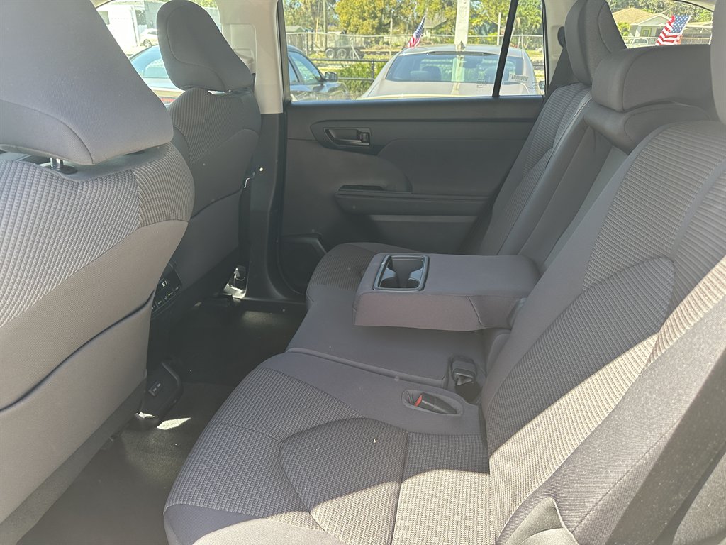 2023 Toyota Highlander - $31,900