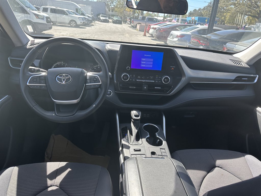 2023 Toyota Highlander - $31,900