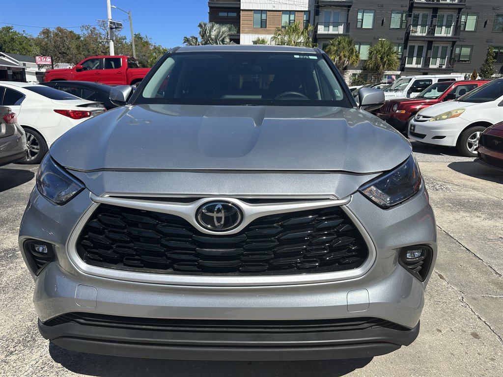 2023 Toyota Highlander - $31,900