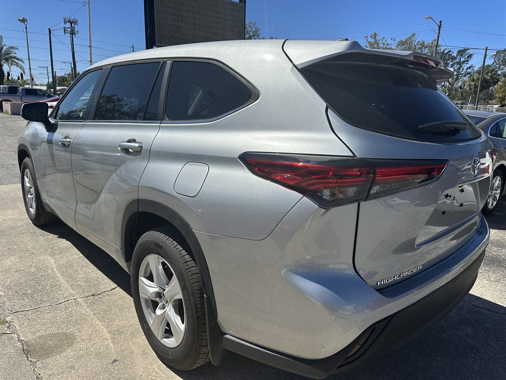 2023 Toyota Highlander - $31,900