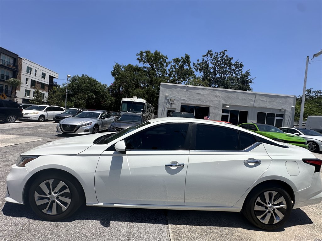 2020 Nissan Altima S photo