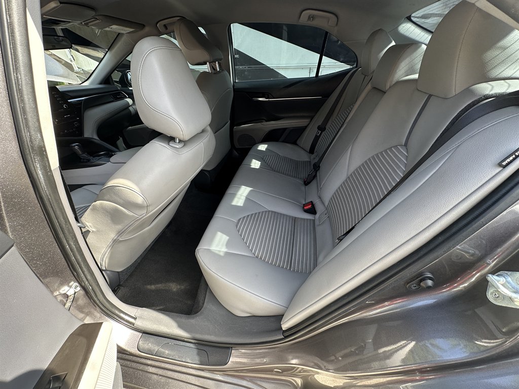 2021 Toyota Camry SE photo