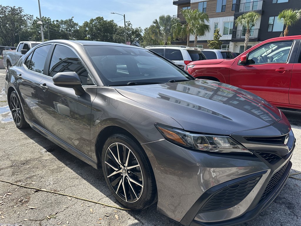 2021 Toyota Camry SE photo