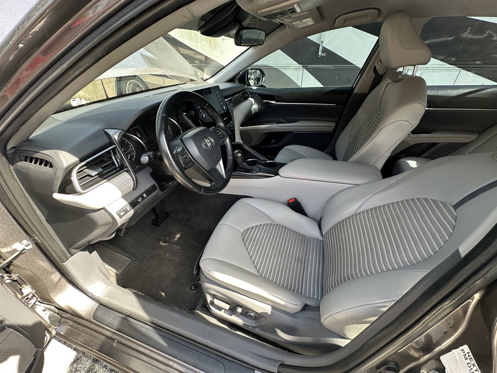 2021 Toyota Camry SE photo