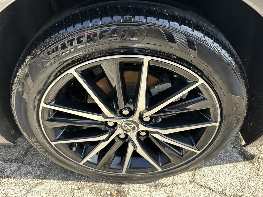 2021 Toyota Camry SE photo