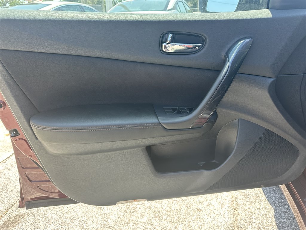 2013 Nissan Maxima - $9,900