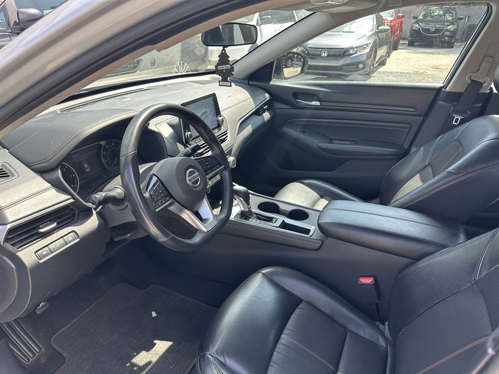 2021 Nissan Altima SR photo