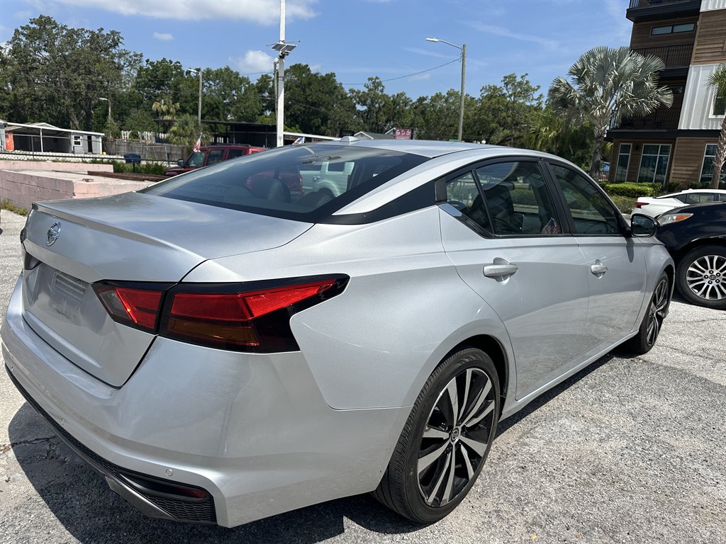 2021 Nissan Altima SR photo