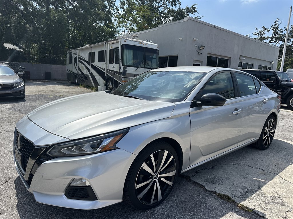 2021 Nissan Altima SR photo