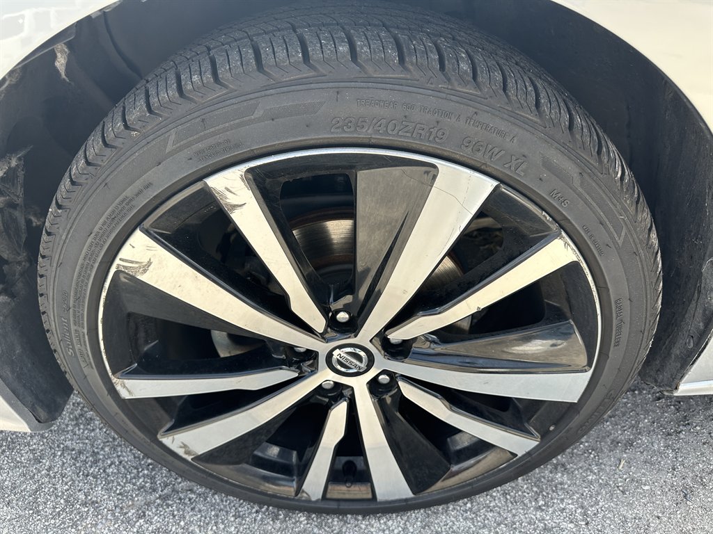 2021 Nissan Altima SR photo